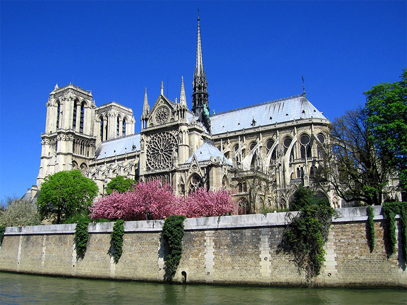 داستان کلیسای نوتردام پاریس