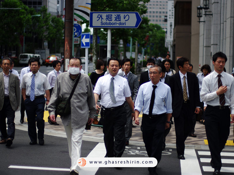 پیروی از قوانین عبور و مرور