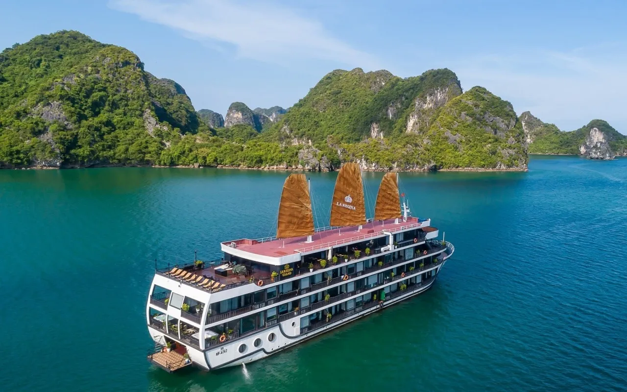 کشتی کروز لارجینا گرند (La Regina Grand Cruise)