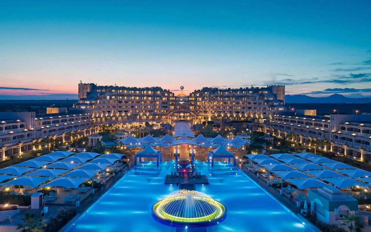 هتل لیماک قبرس دولوکس بافرا (Limak Cyprus Deluxe Hotel)