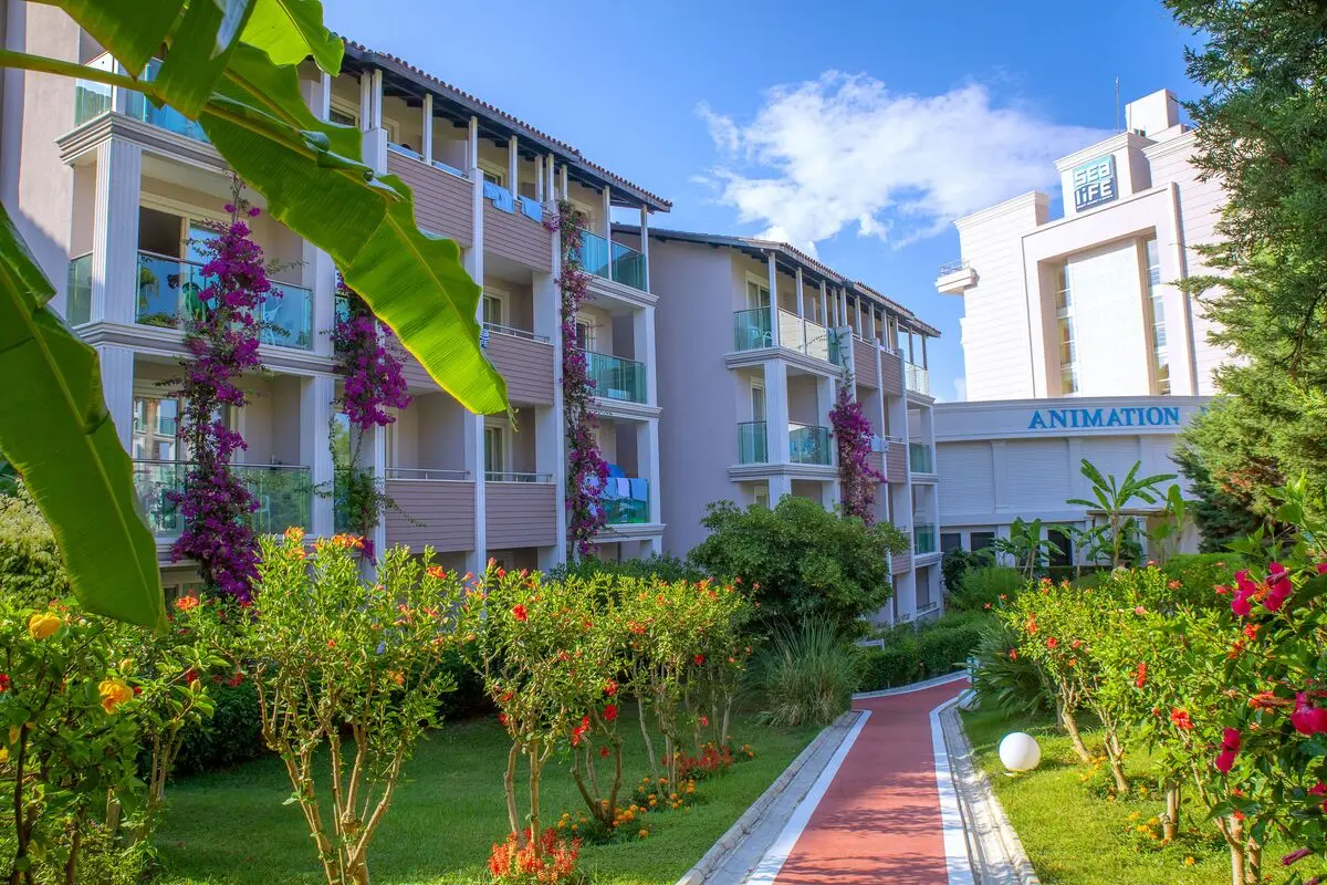 هتل سی لایف بوکت ریزورت اند بیچ آلانیا (Sealife Buket Resort & Beach Hotel)
