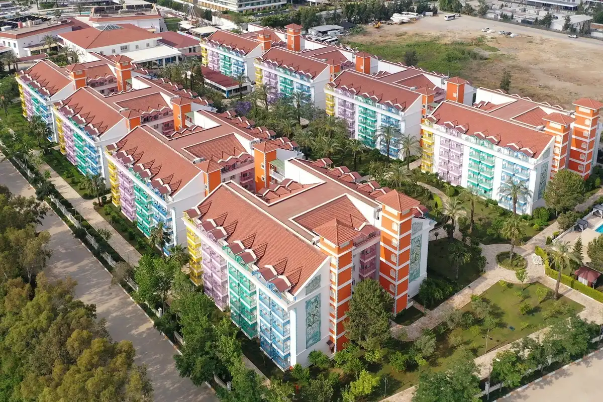 هتل کریستال پارایسو ورد آنتالیا (Crystal Paraiso Verde Resort & SPA)