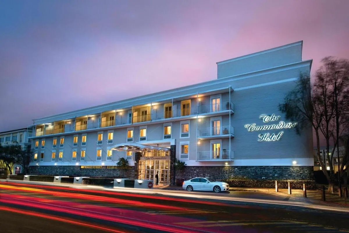 هتل کومودور کیپ تاون (The Commodore Hotel)