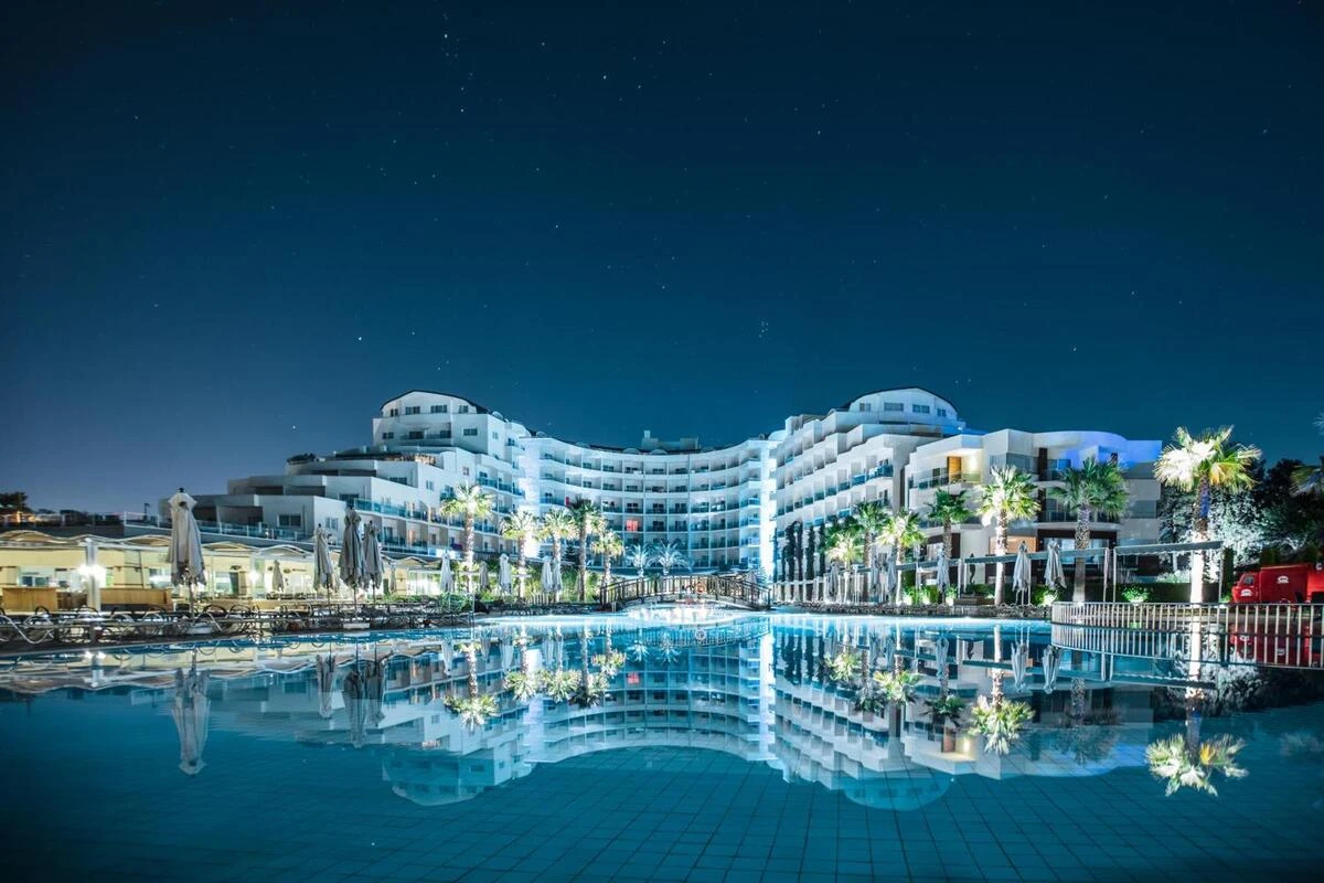 هتل سی لایت ریزورت کوش آداسی (Sealight Resort Hotel)