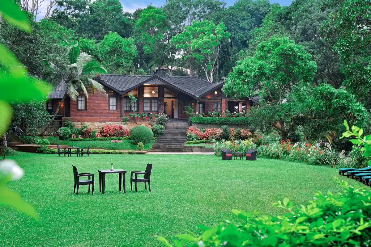 هتل تری آف لایف نیچر ریزورت کندی (Hotel Tree of Life Nature Resort)
