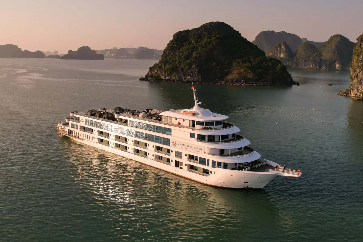 کشتی آمباسادور کروز هالونگ (Ambassador Cruise Hotel Ha Long Bay)